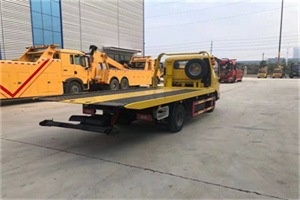 闻喜非事故拖车